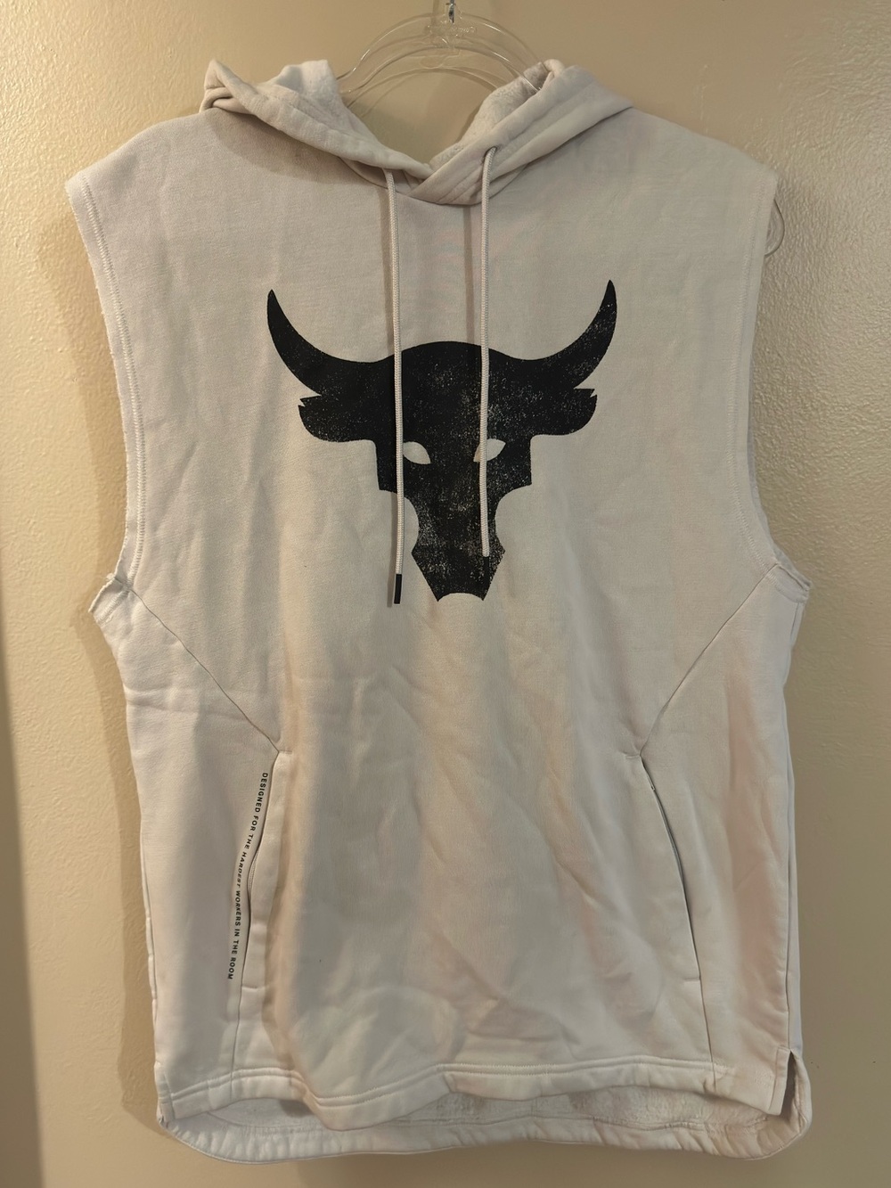 Under Armour Men’s ColdGear Loose Sleeveless Hoodie Tank with Black Bull Logo